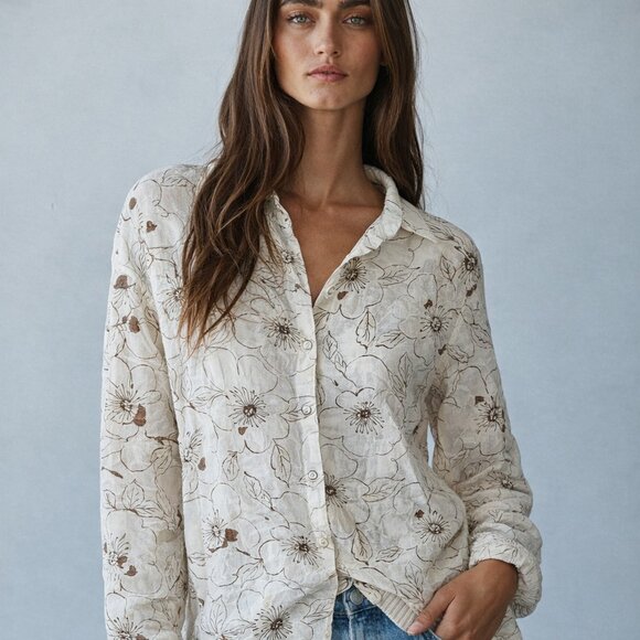 TanJay Tops - TanJay blouse, embroidered in white with floral print in brown on white